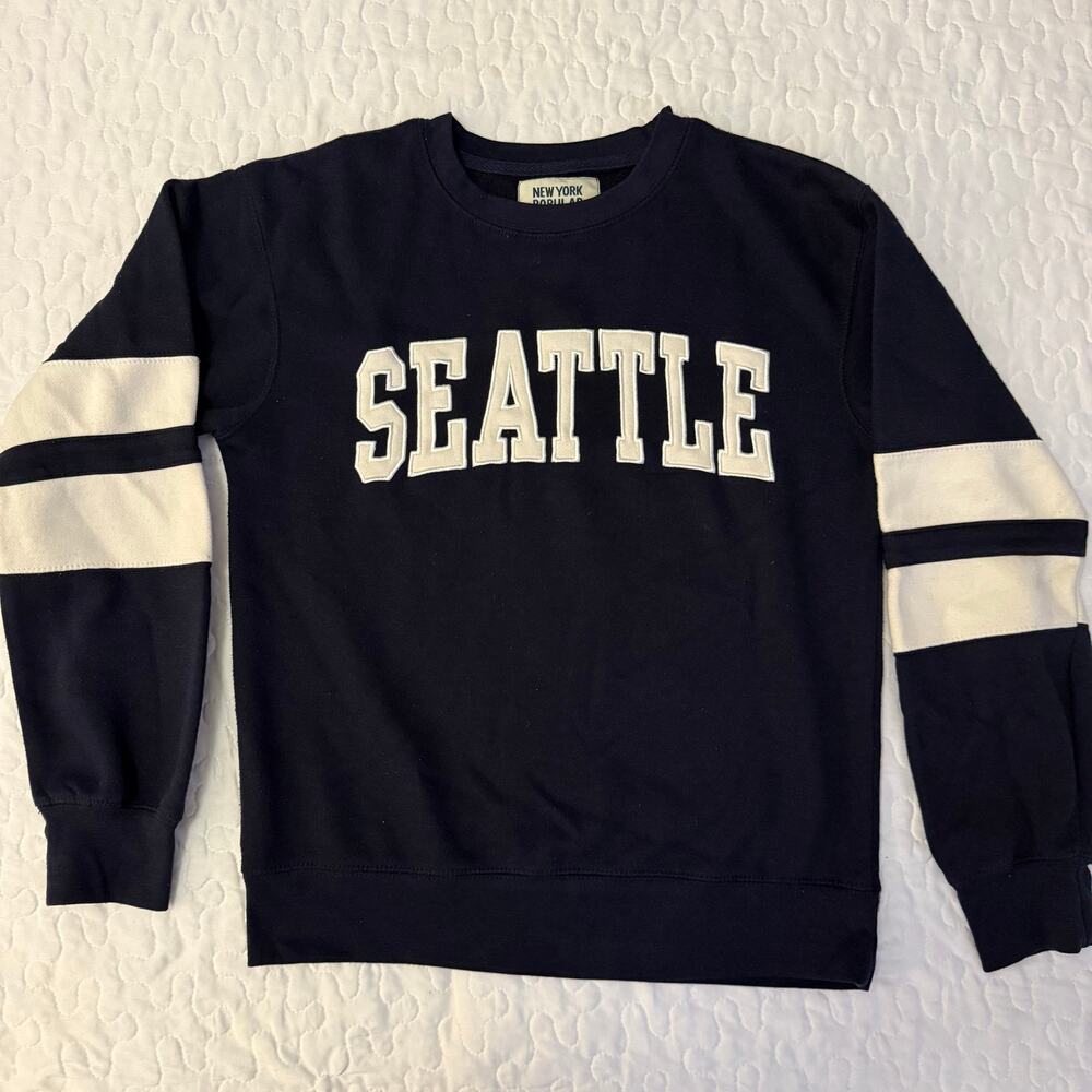 New York Popular NAVY BLUE SEATTLE WASHINGTON Embroidered Sweatshirt Size Small